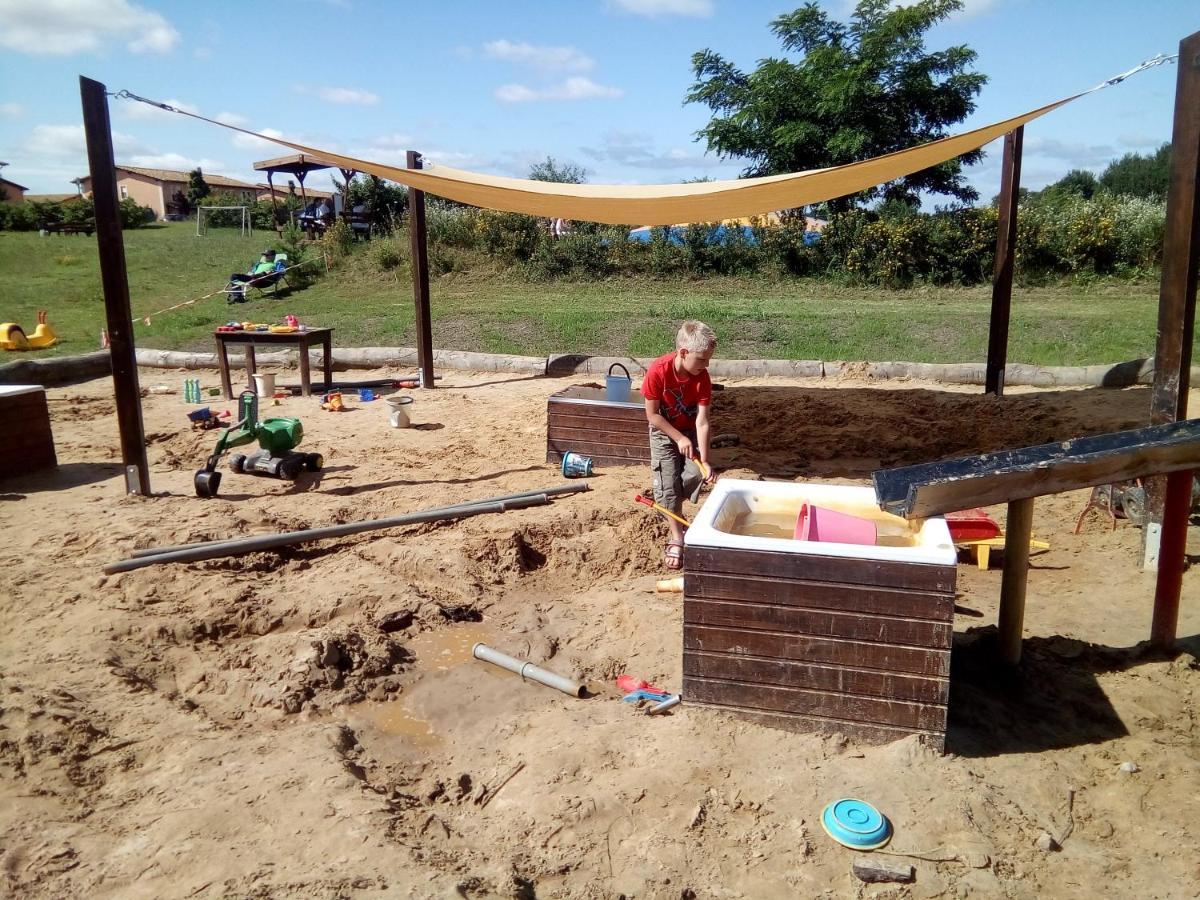 Ferienpark Templin Direkt Neben Der Naturtherme Esterno foto